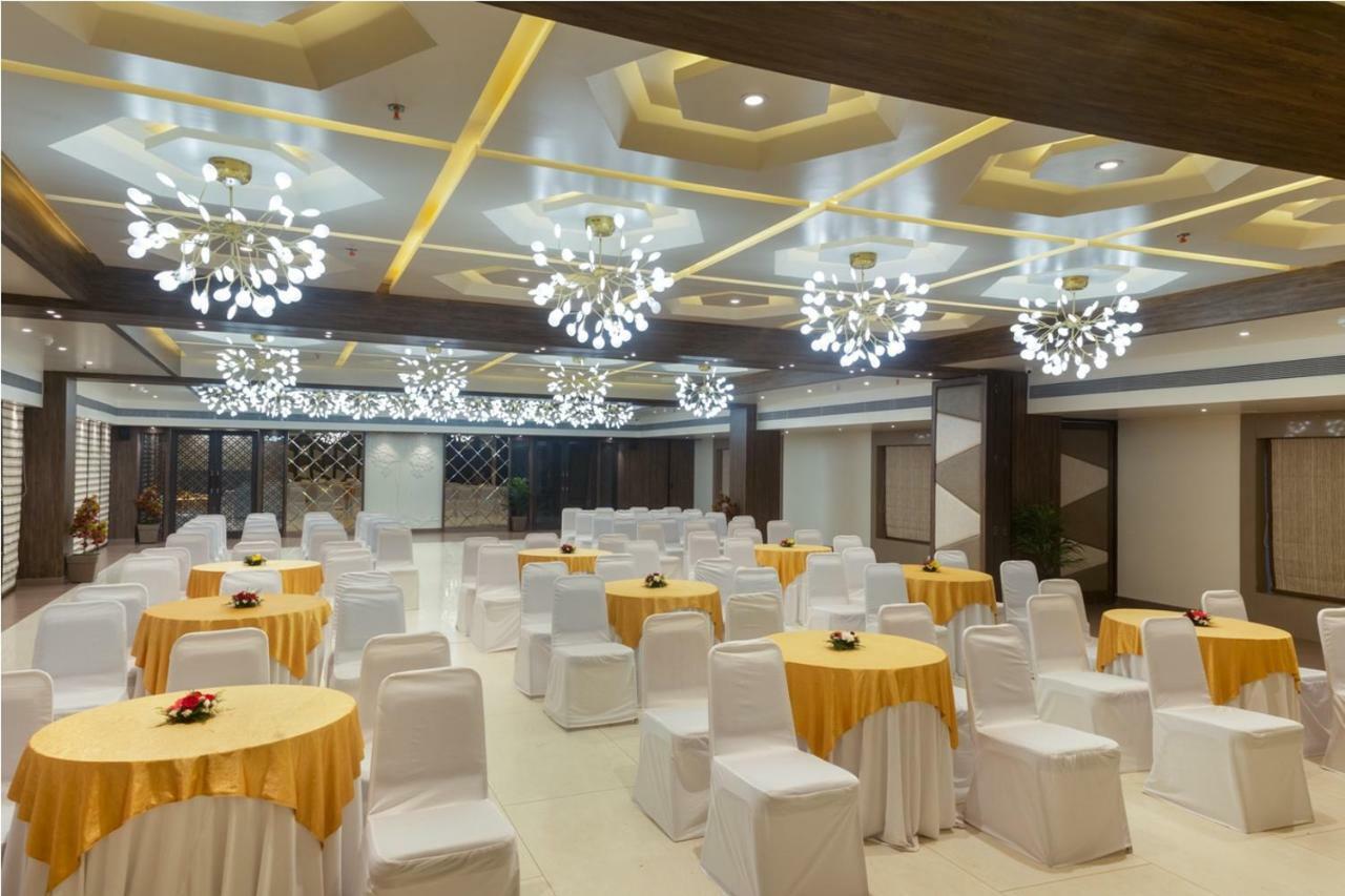 בהיאנדר Krishna Palace Hotel מראה חיצוני תמונה